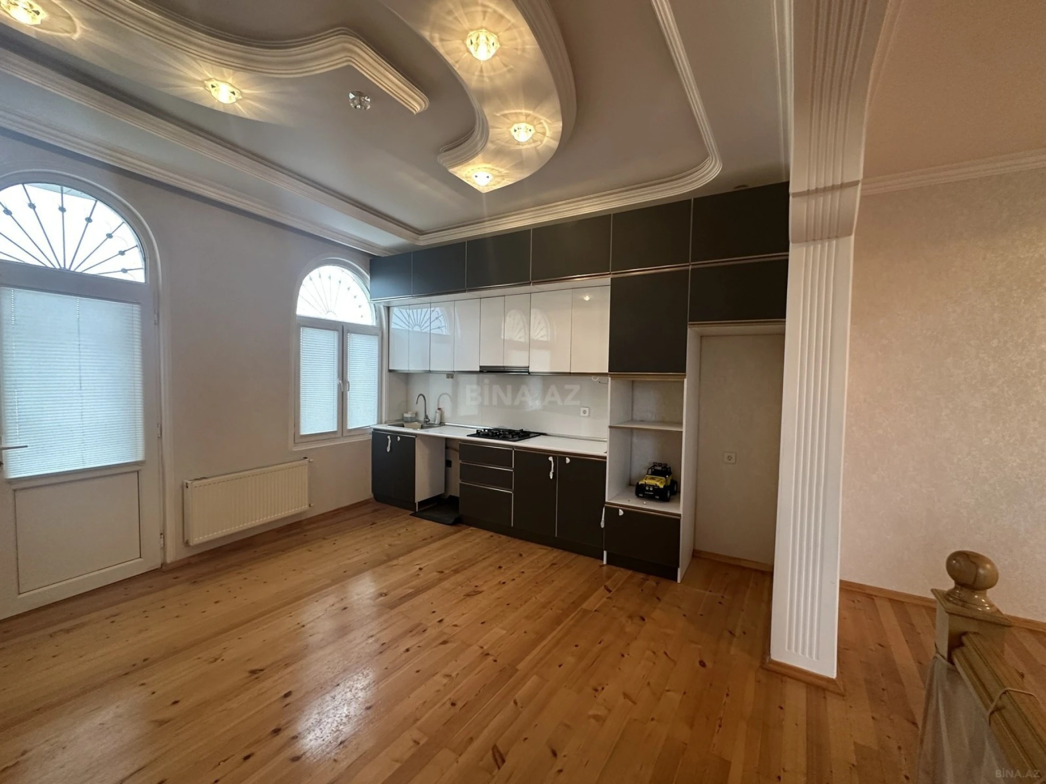 Satılır 6 otaqlı həyət evi 239 m²