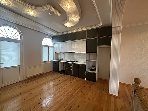 Satılır 6 otaqlı həyət evi 239 m²