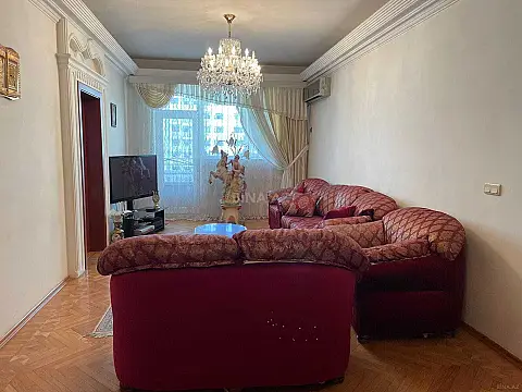 Satılır 4 otaqlı mənzil 160 m²