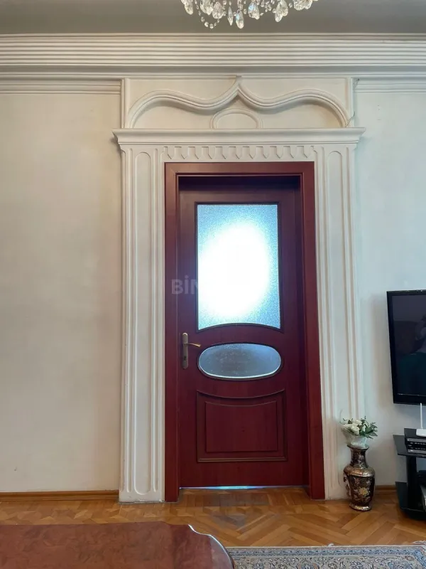 Satılır 4 otaqlı mənzil 160 m²