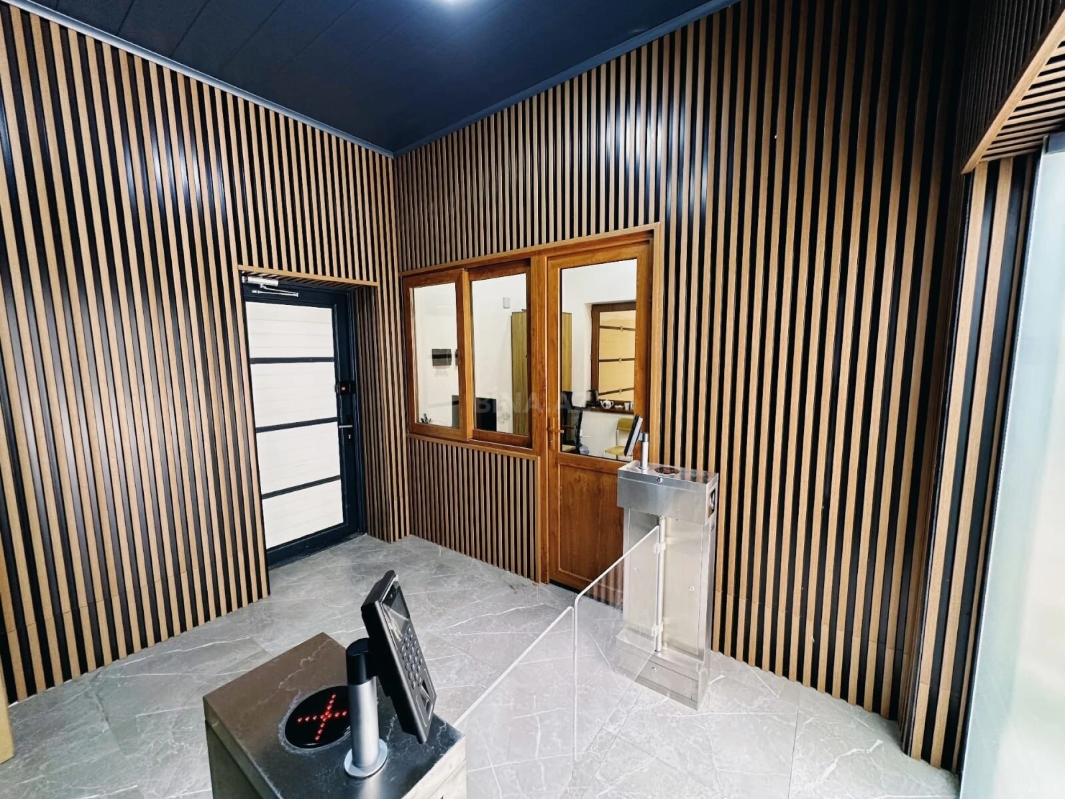 Kirayə verilir 20 otaqlı ofis 1000 m²