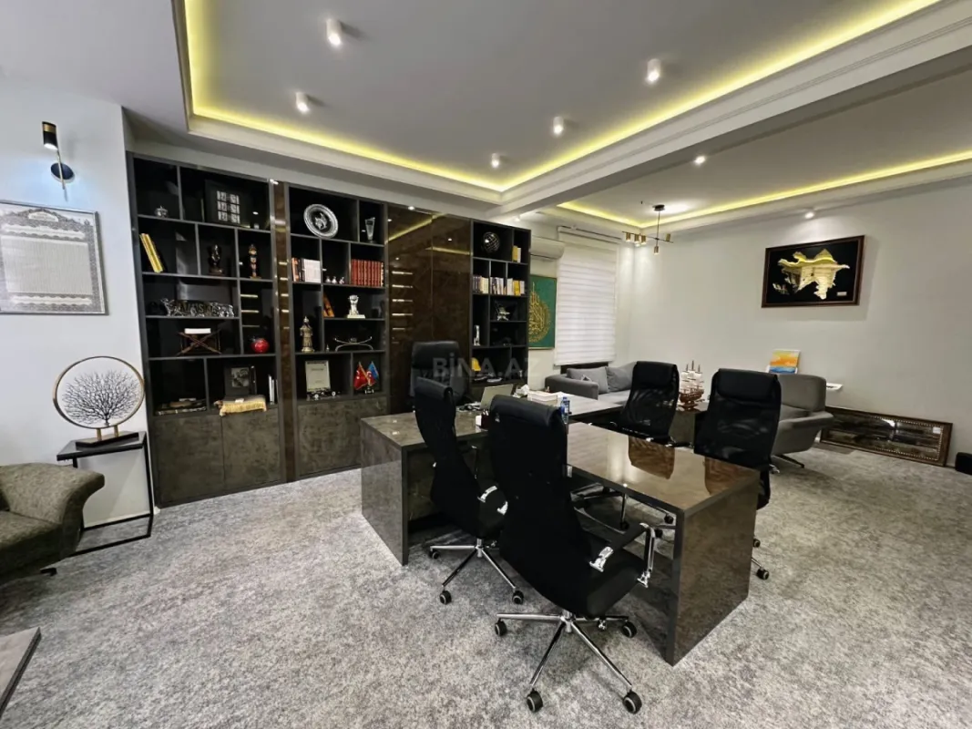Kirayə verilir 20 otaqlı ofis 1000 m²