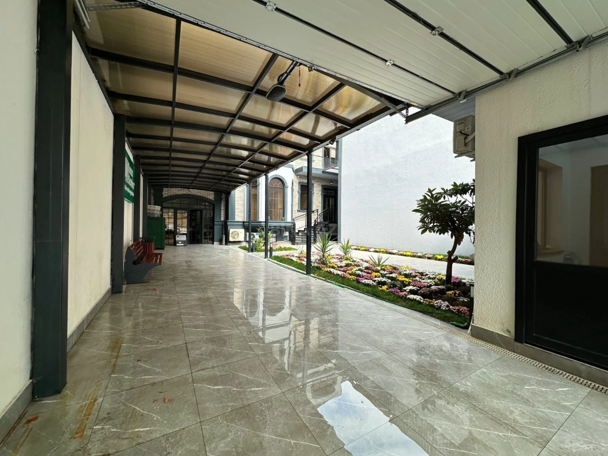 Kirayə verilir 20 otaqlı ofis 1000 m²