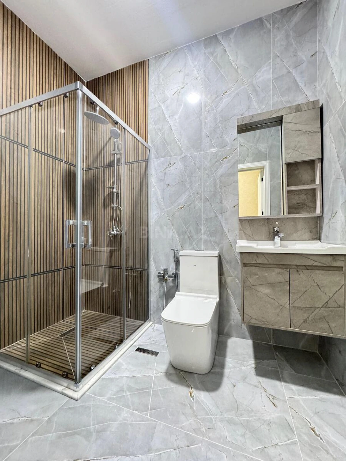 Satılır 4 otaqlı həyət evi 150 m²