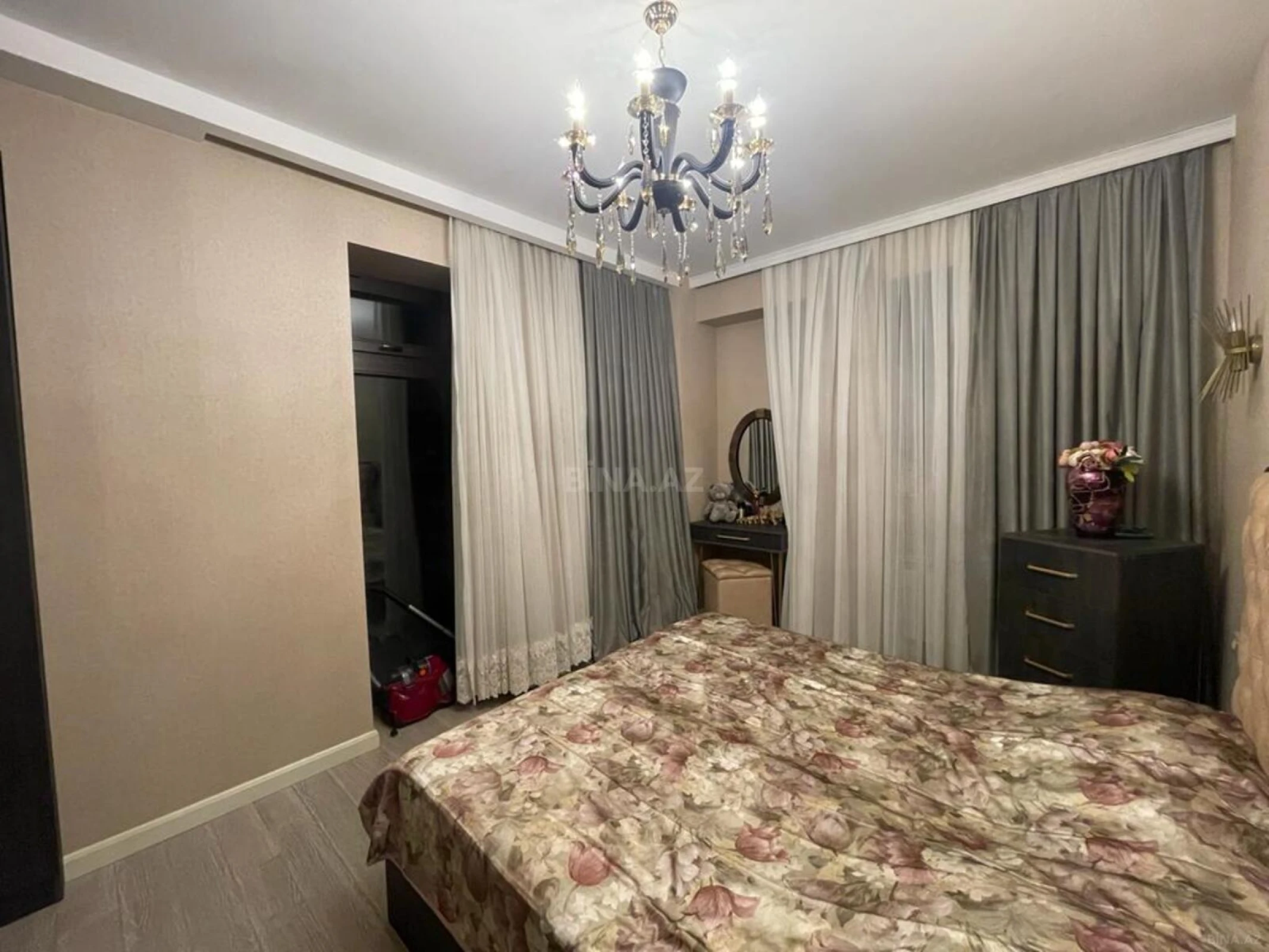Kirayə verilir 3 otaqlı mənzil 148 m²