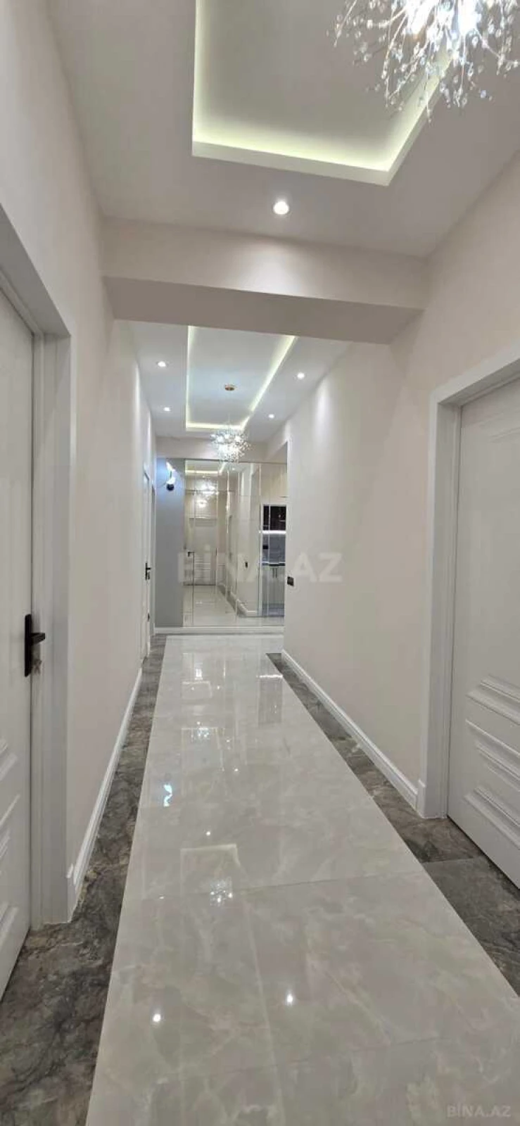 Satılır 4 otaqlı mənzil 155 m²