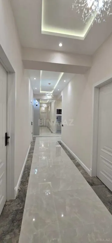 Satılır 4 otaqlı mənzil 155 m²
