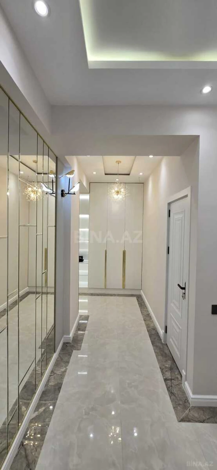 Satılır 4 otaqlı mənzil 155 m²