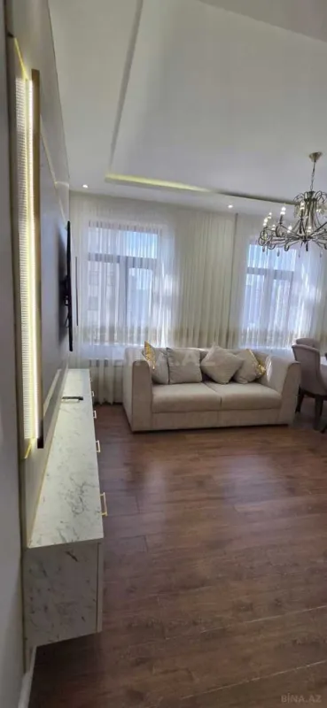Satılır 4 otaqlı mənzil 155 m²