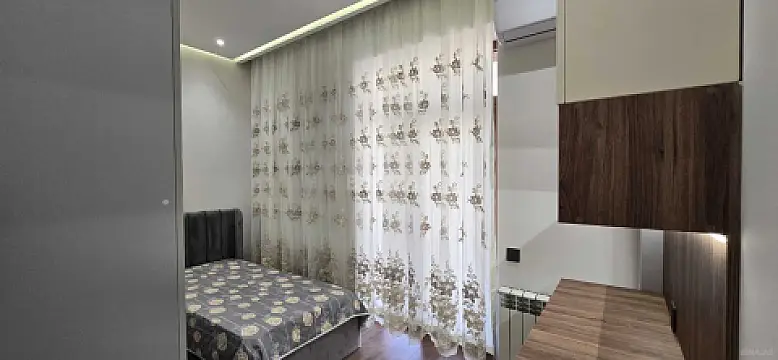 Satılır 4 otaqlı mənzil 155 m²