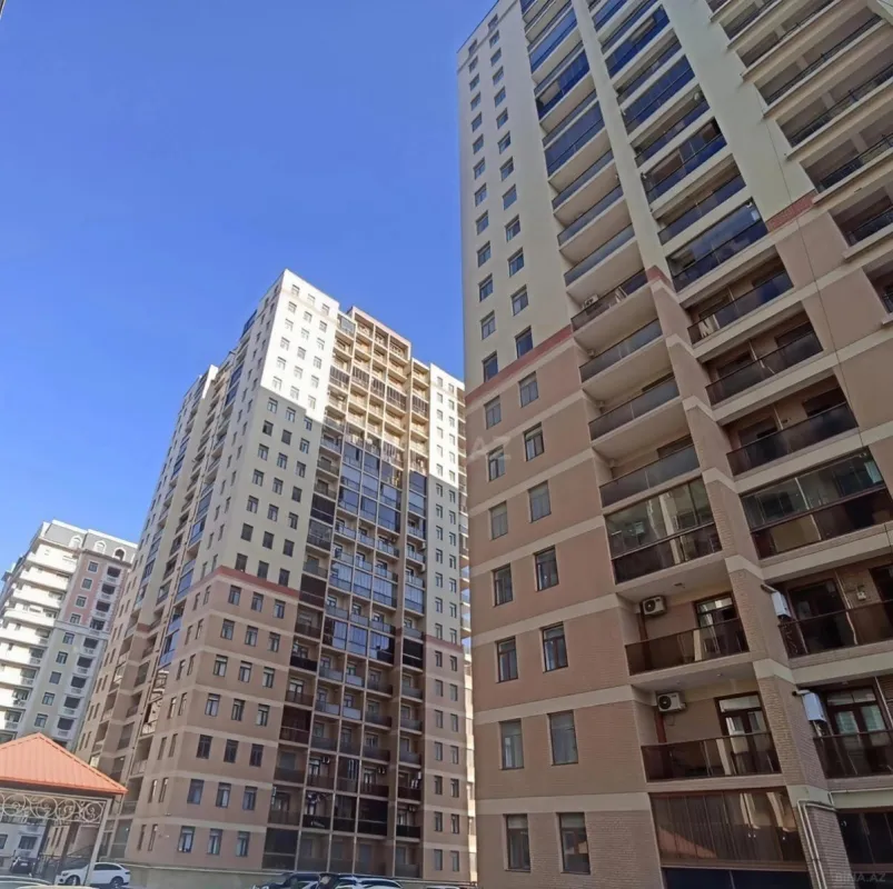 Satılır 4 otaqlı mənzil 155 m²