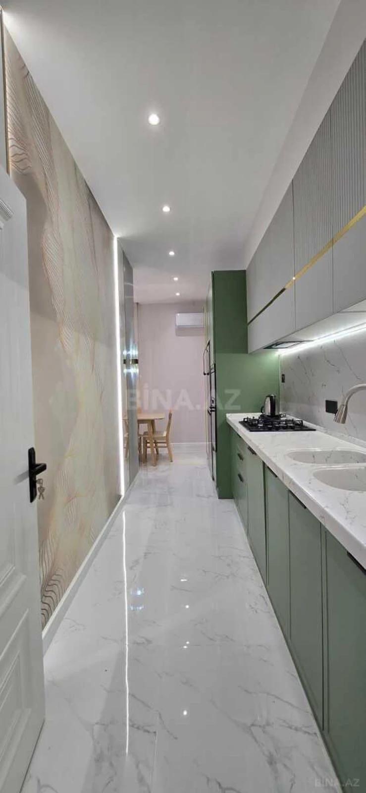 Satılır 4 otaqlı mənzil 155 m²