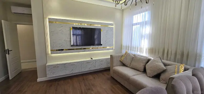 Satılır 4 otaqlı mənzil 155 m²
