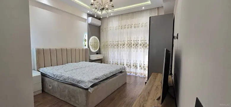 Satılır 4 otaqlı mənzil 155 m²