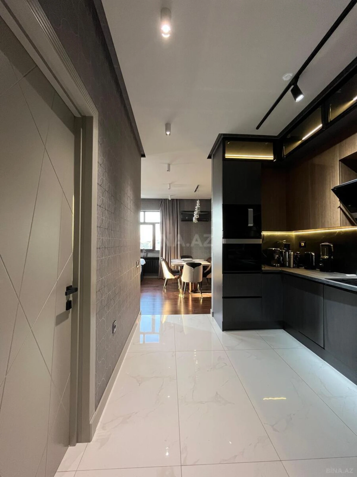 Satılır 3 otaqlı mənzil 95.5 m²