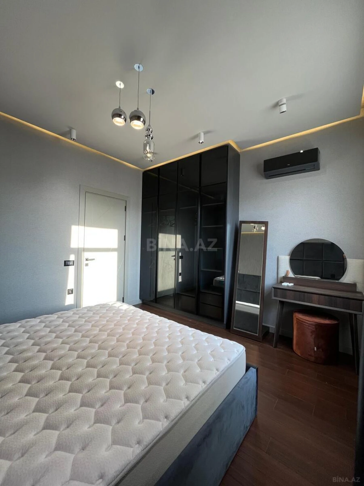 Satılır 3 otaqlı mənzil 95.5 m²
