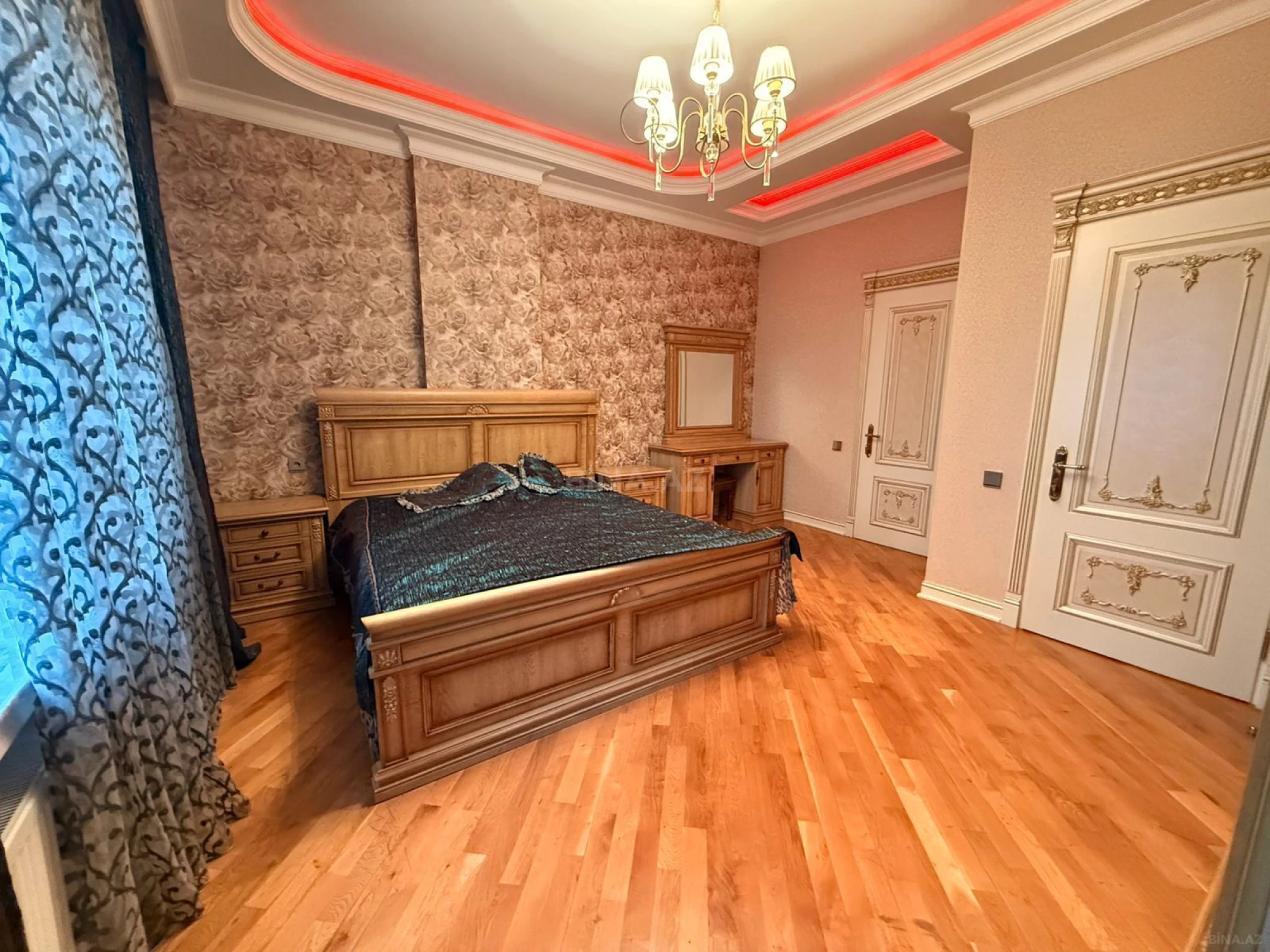 Kirayə verilir 3 otaqlı mənzil 135 m²