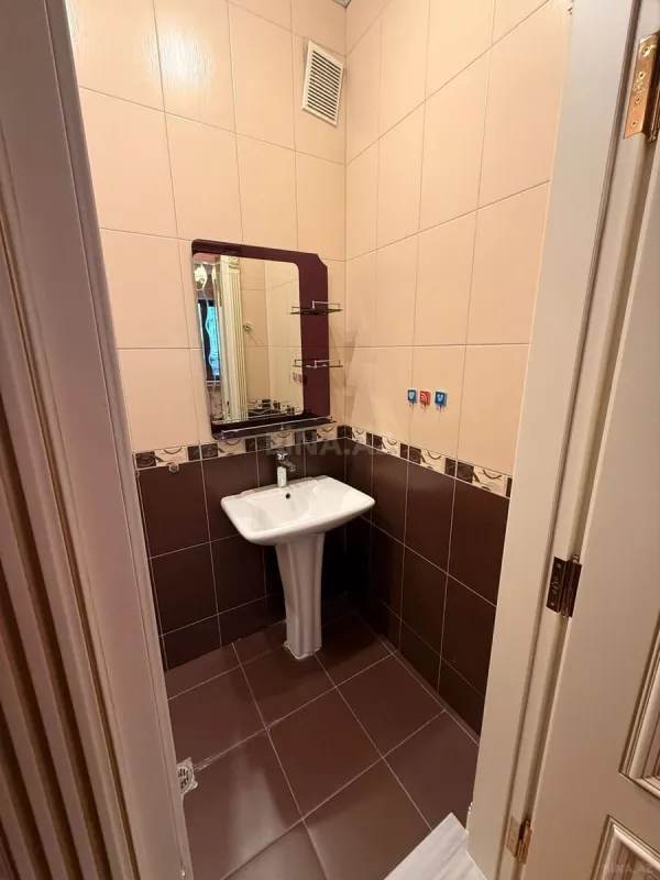 Kirayə verilir 3 otaqlı mənzil 135 m²