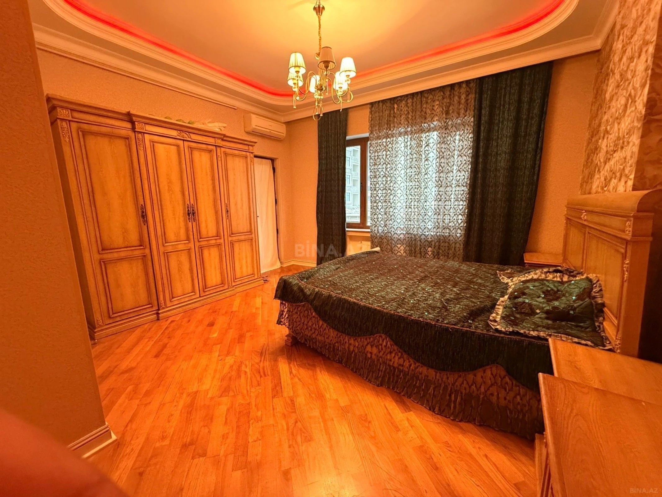 Kirayə verilir 3 otaqlı mənzil 135 m²