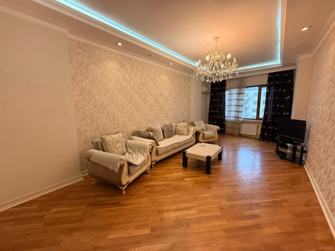 Kirayə verilir 3 otaqlı mənzil 135 m²