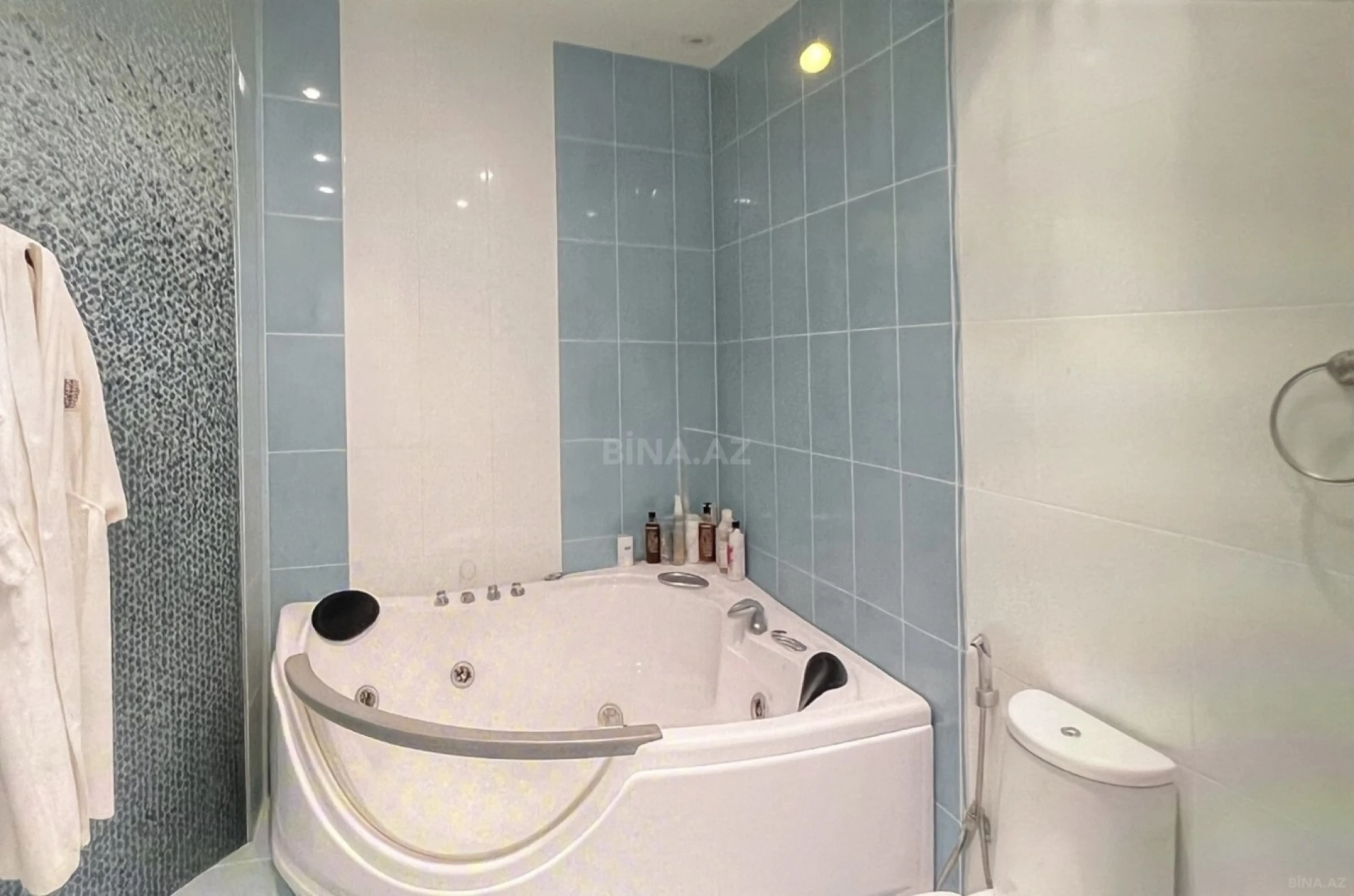 Satılır 4 otaqlı mənzil 200 m²