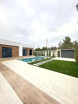 Satılır 5 otaqlı həyət evi 250 m²