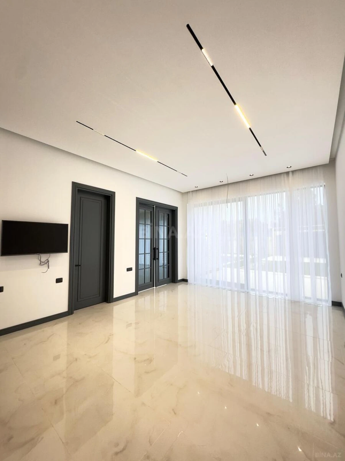 Satılır 5 otaqlı həyət evi 250 m²