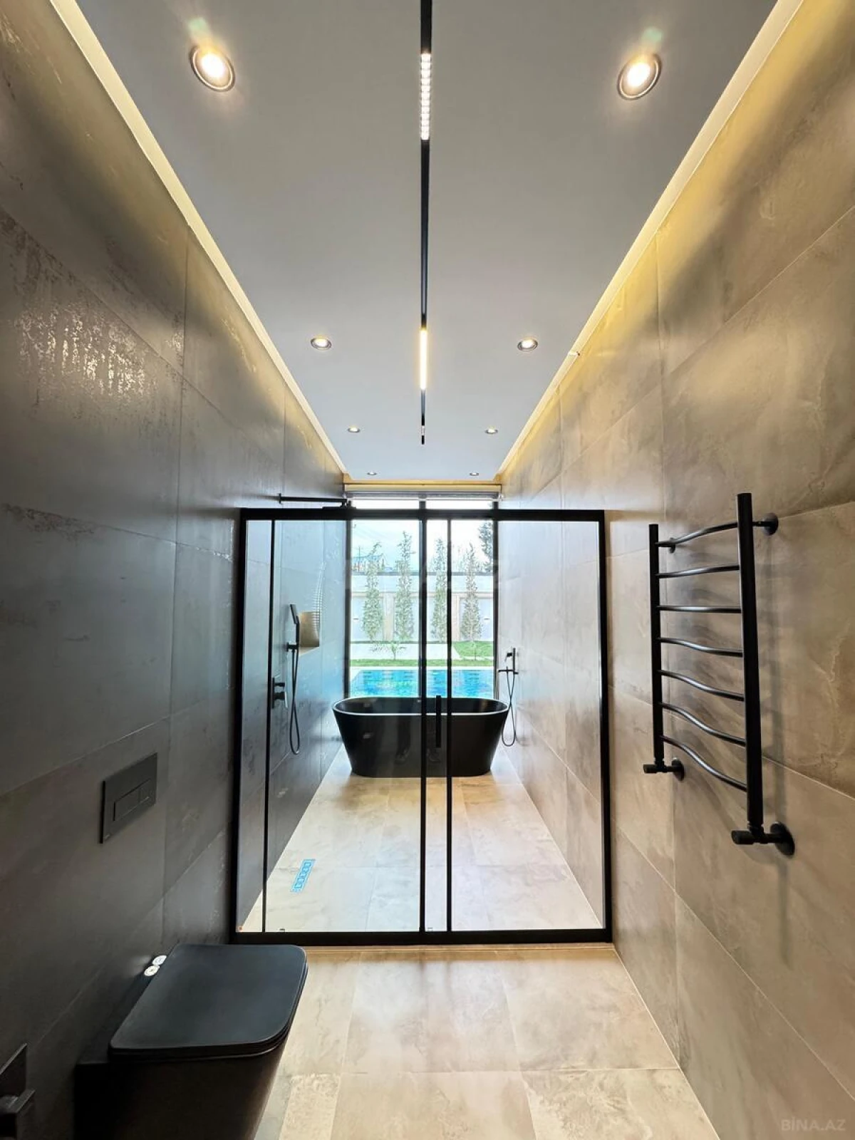 Satılır 5 otaqlı həyət evi 250 m²