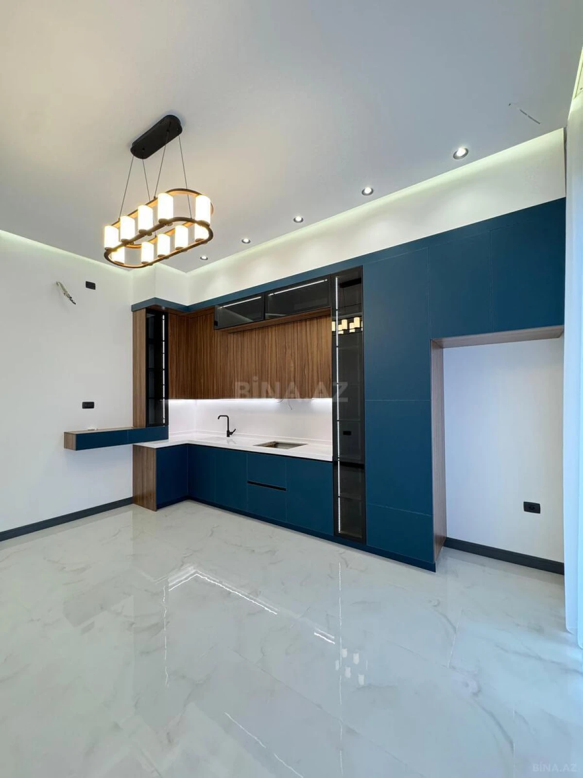 Satılır 5 otaqlı həyət evi 250 m²
