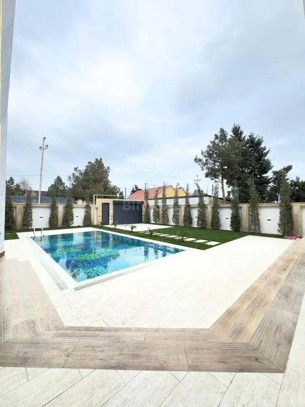 Satılır 5 otaqlı həyət evi 250 m²