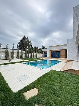 Satılır 5 otaqlı həyət evi 250 m²