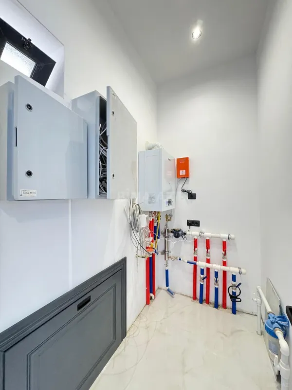 Satılır 5 otaqlı həyət evi 250 m²