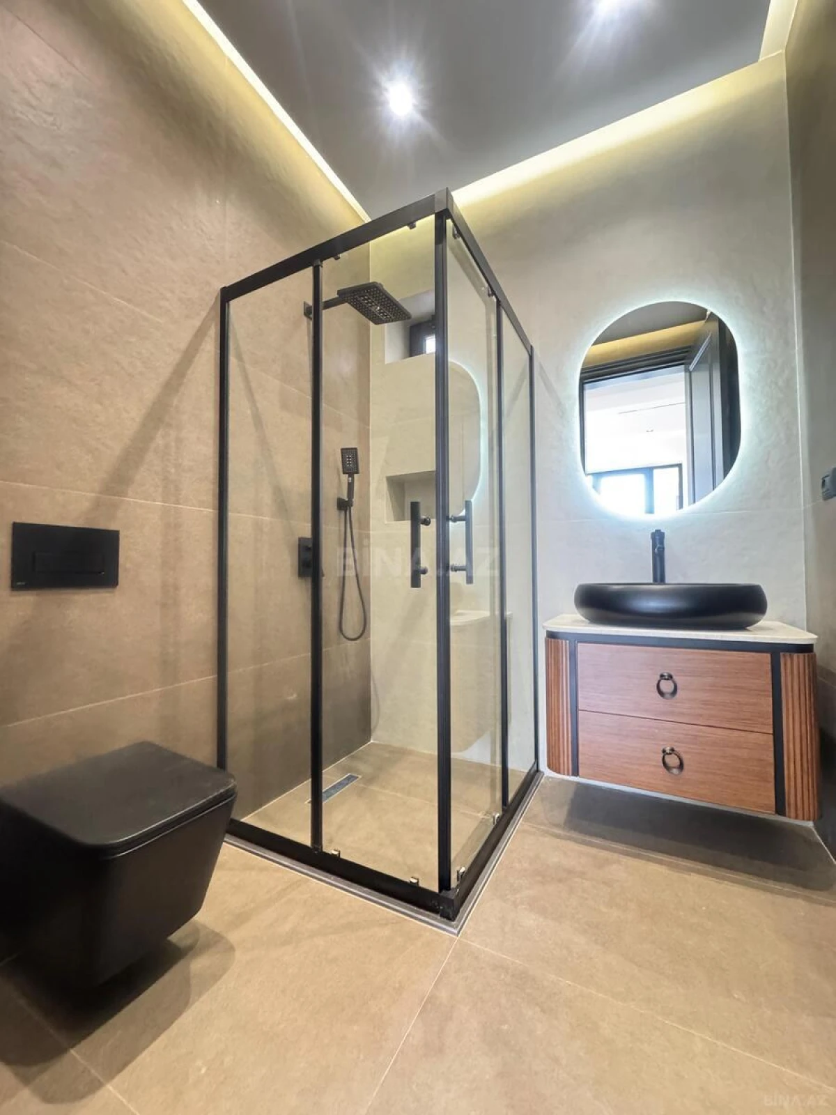 Satılır 5 otaqlı həyət evi 250 m²