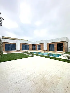 Satılır 5 otaqlı həyət evi 250 m²
