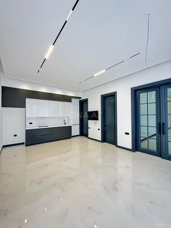 Satılır 5 otaqlı həyət evi 250 m²