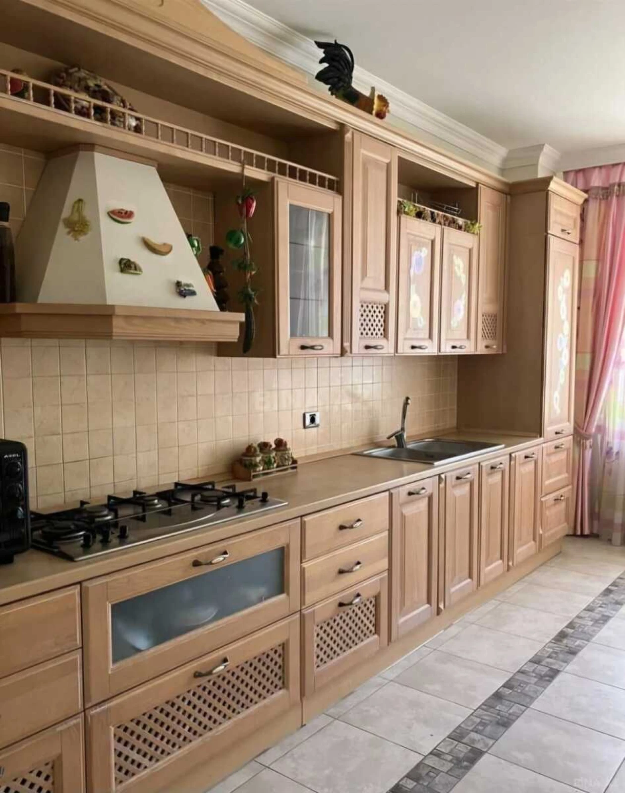 Satılır 4 otaqlı mənzil 230 m²
