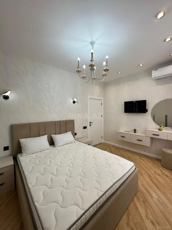 Satılır 2 otaqlı mənzil 82 m²