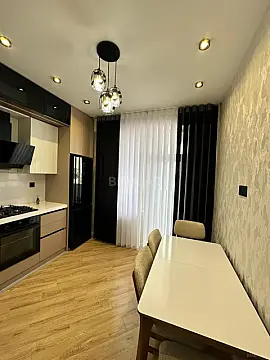 Satılır 2 otaqlı mənzil 82 m²