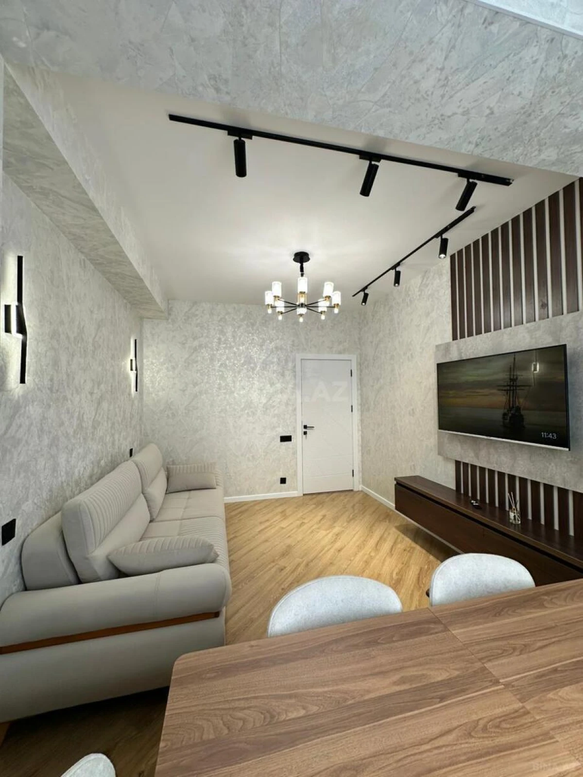 Satılır 2 otaqlı mənzil 82 m²