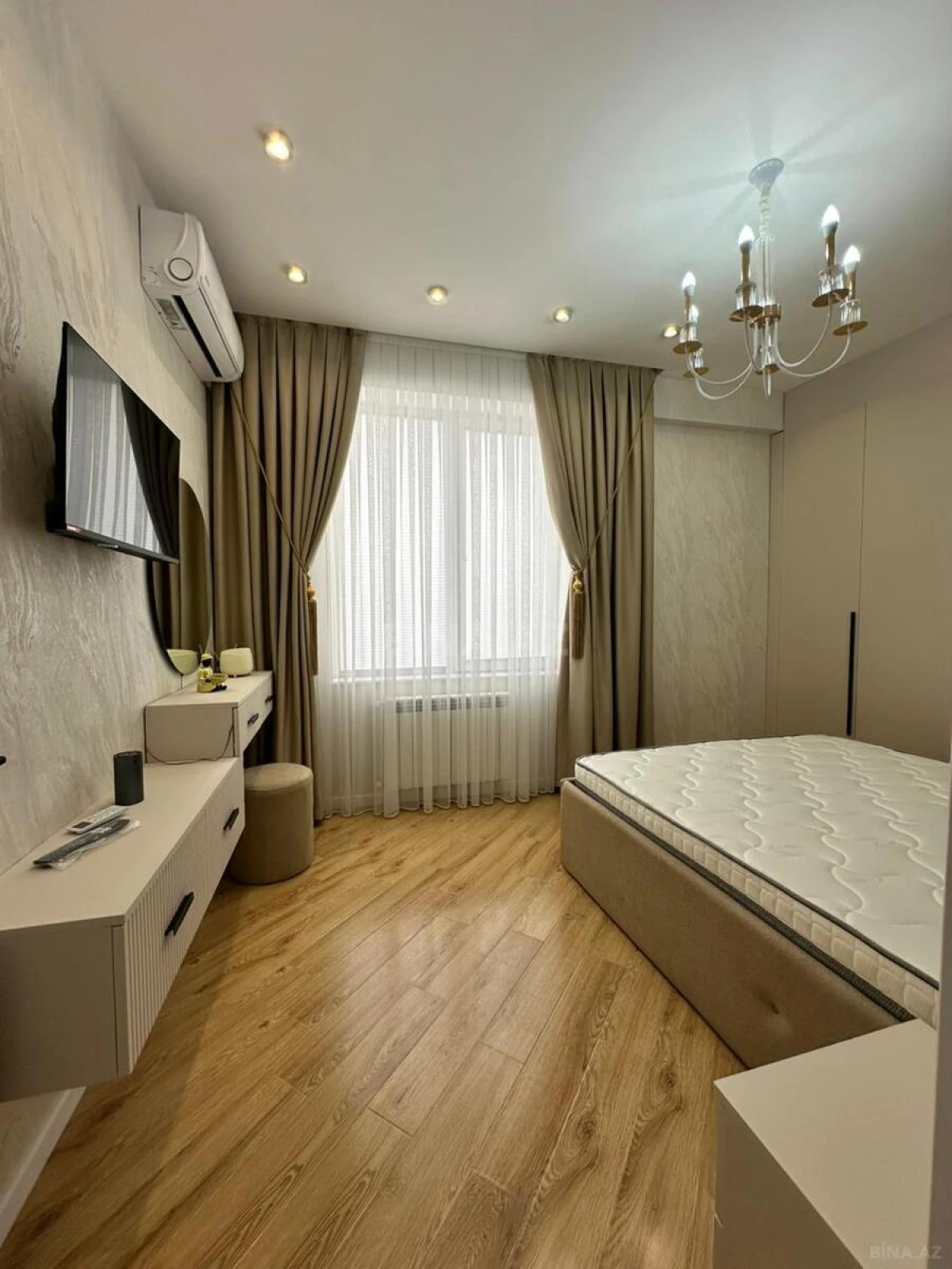 Satılır 2 otaqlı mənzil 82 m²