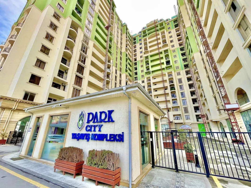 Satılır 3 otaqlı mənzil 145 m²