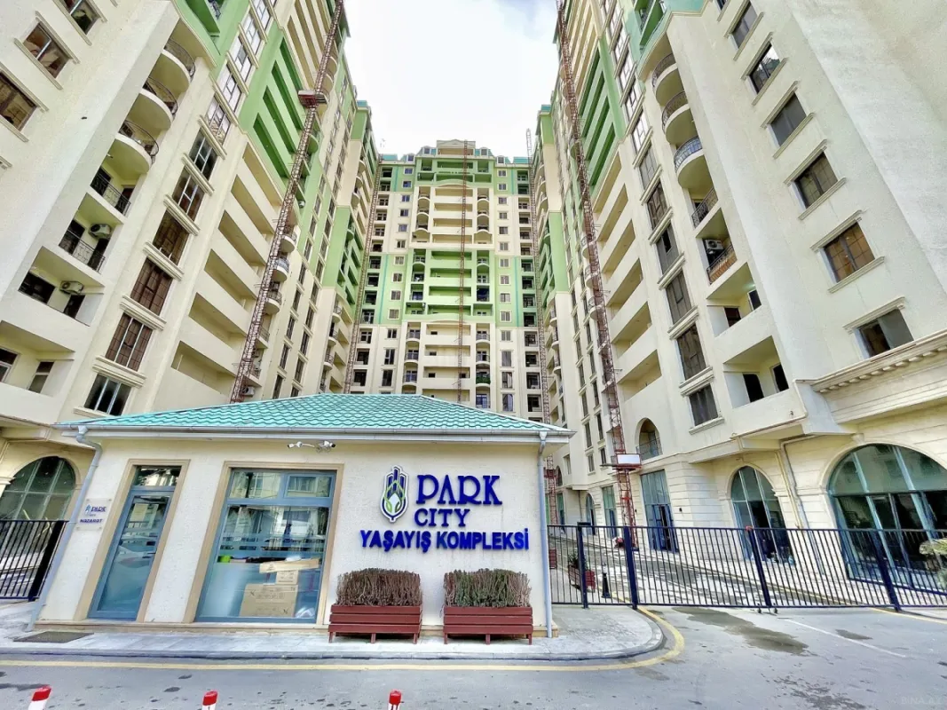 Satılır 3 otaqlı mənzil 145 m²