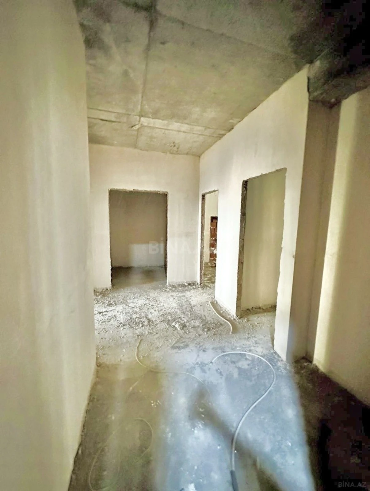 Satılır 3 otaqlı mənzil 145 m²