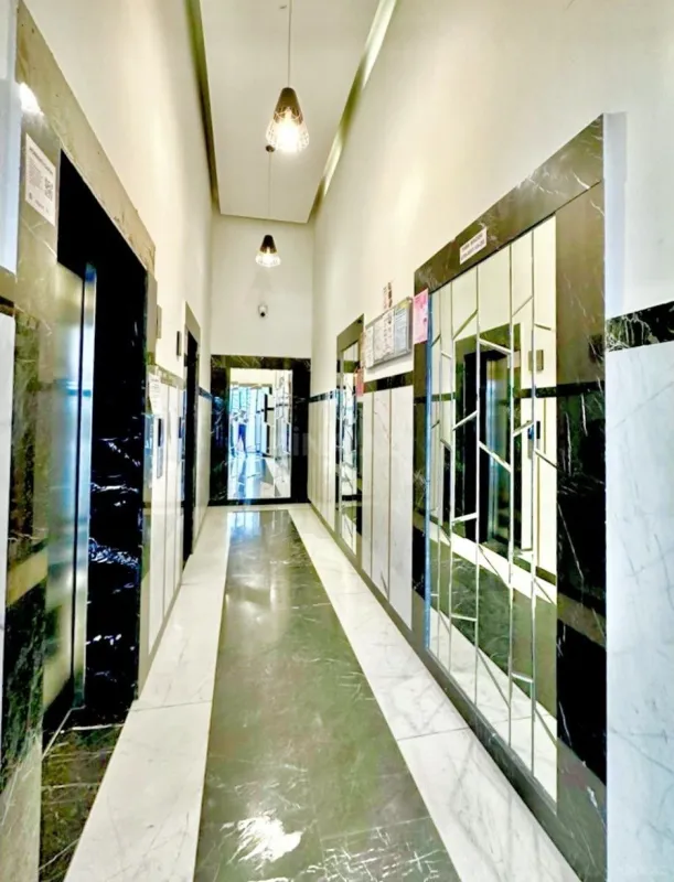 Satılır 3 otaqlı mənzil 145 m²