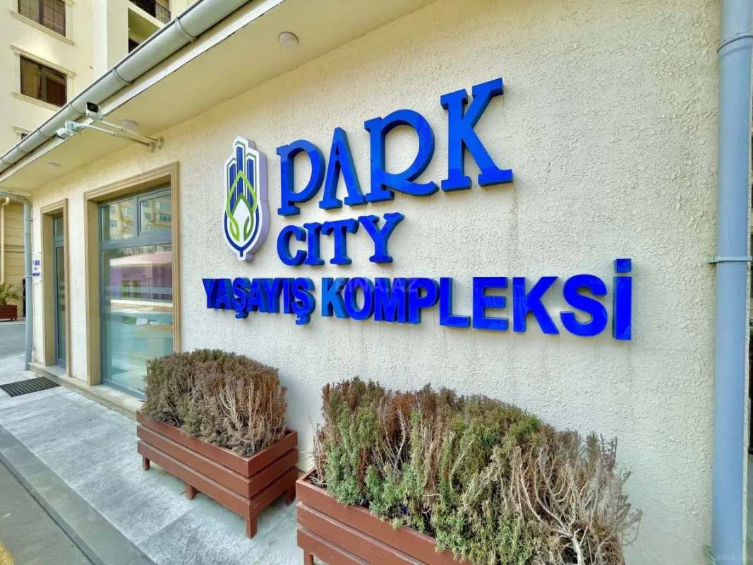 Satılır 3 otaqlı mənzil 145 m²