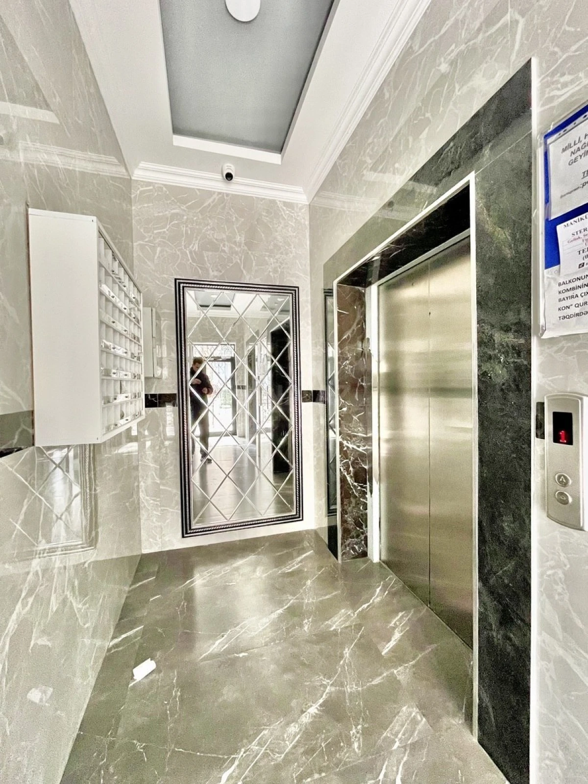 Satılır 3 otaqlı mənzil 145 m²