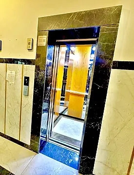 Satılır 3 otaqlı mənzil 145 m²