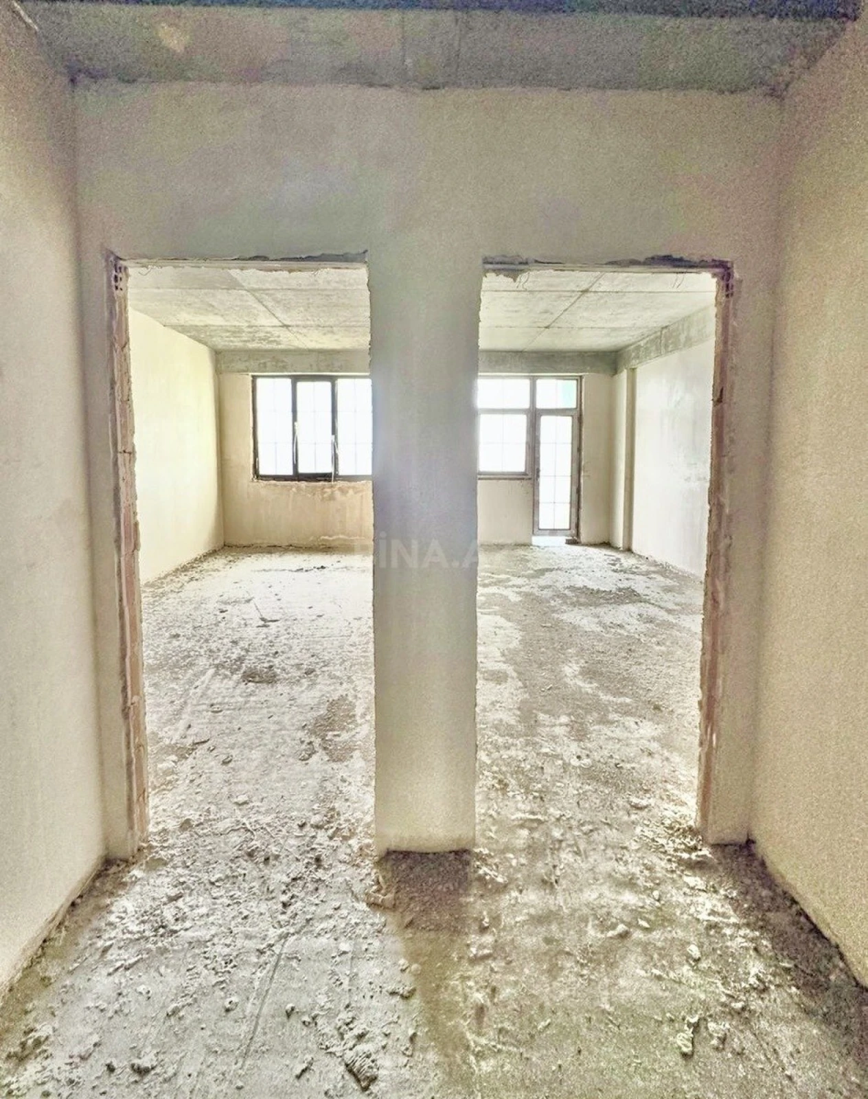 Satılır 3 otaqlı mənzil 145 m²
