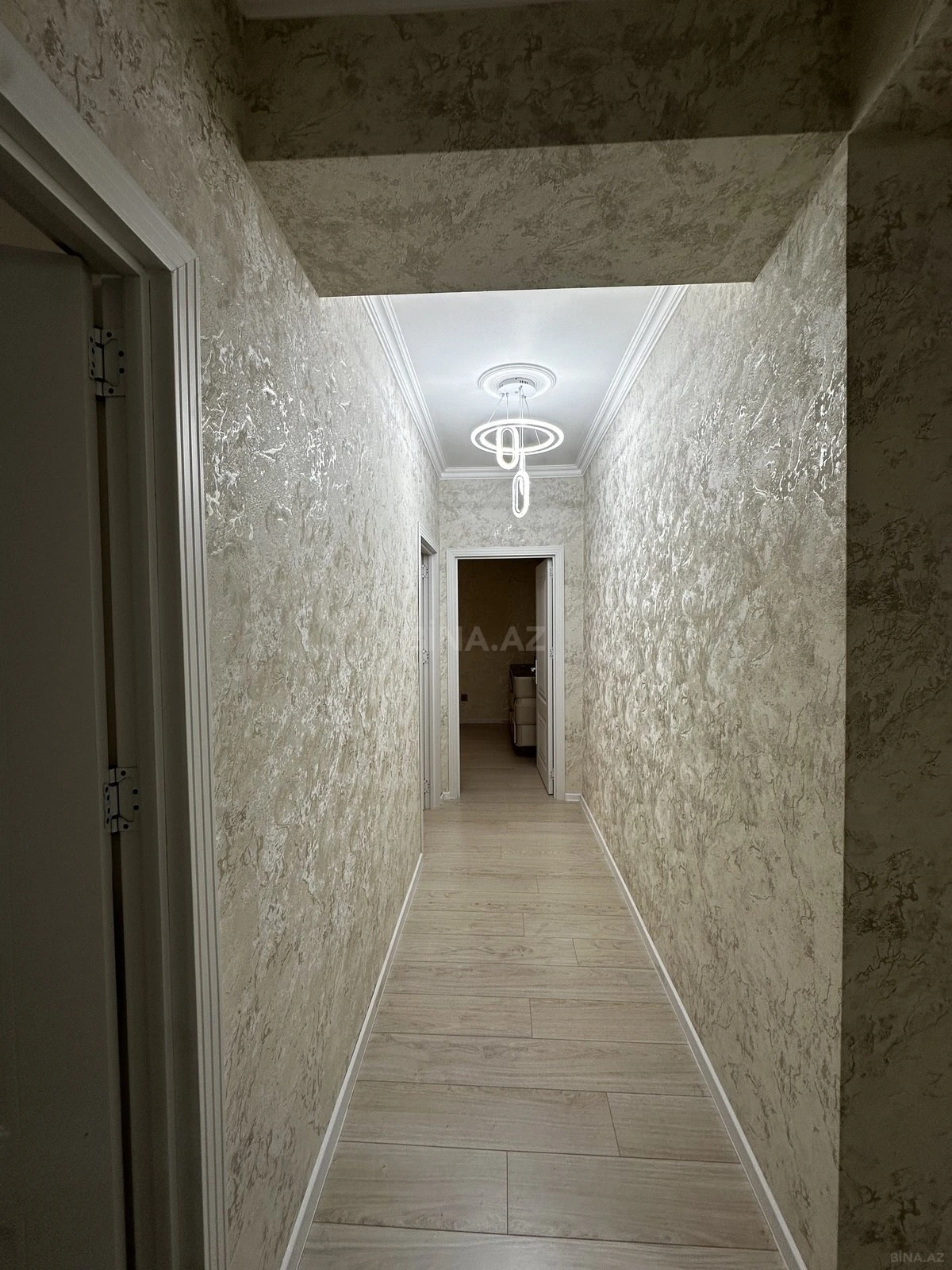 Satılır 3 otaqlı mənzil 110 m²