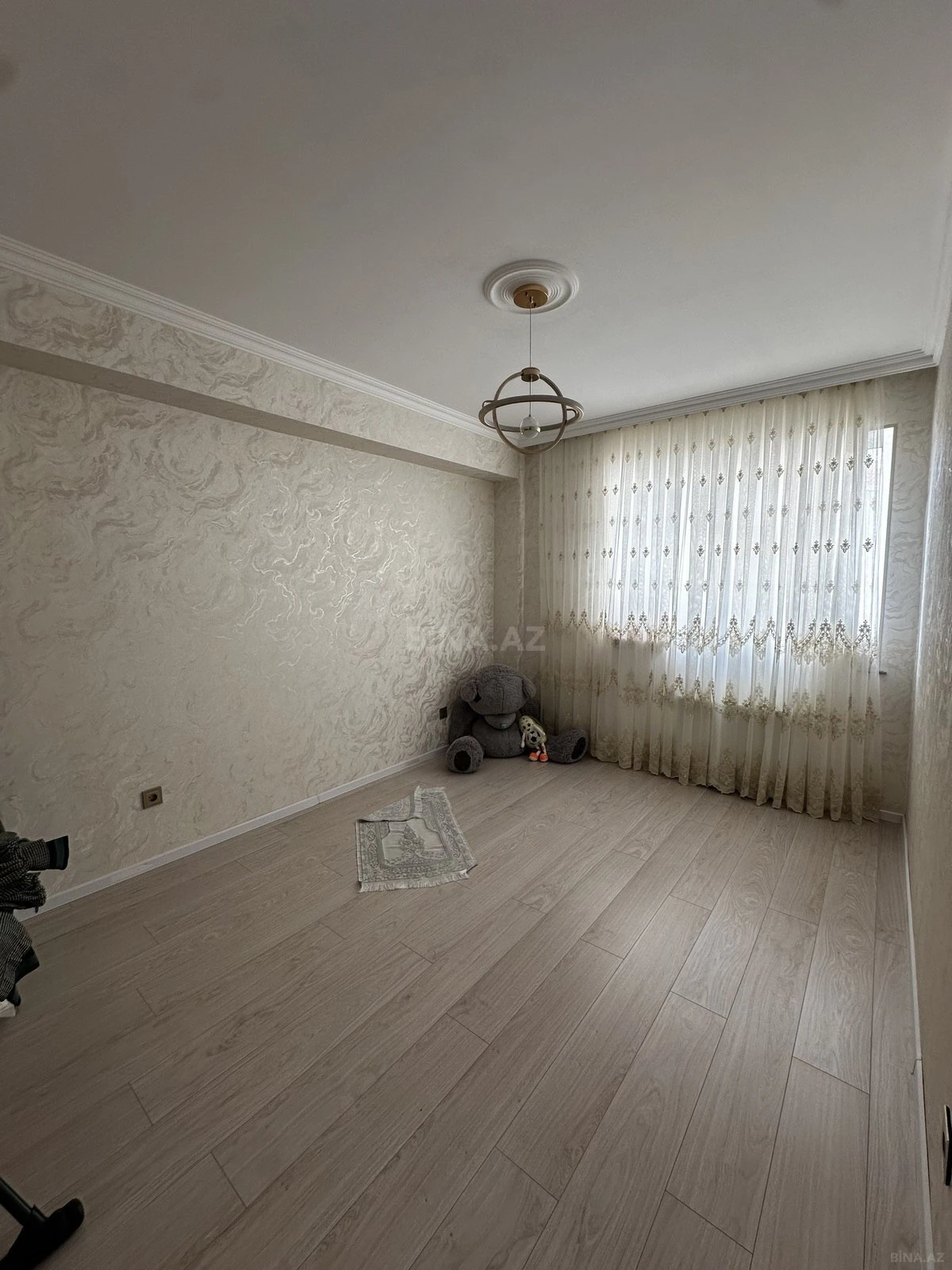 Satılır 3 otaqlı mənzil 110 m²
